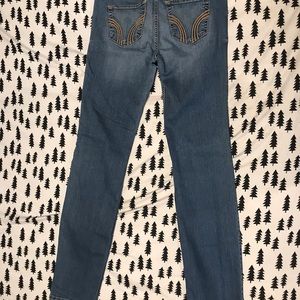Hollister Jeans NWOT (W27)(L32) 5R